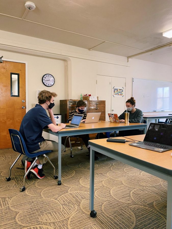 Daniel White (‘21), Lucie Edwards (‘21), and Kyle Berlage (‘22) participate in The Tower through a hybrid format. Oftentimes, in-class discussions work the same, even if some students are on campus. 
