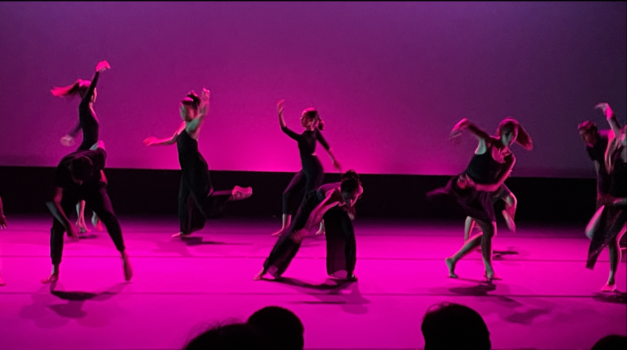 PDG dancers glided across an enchanted pink stage in their opening number, “blink.” This piece included striking music with color-changing backdrops that reflected the mood of the dance. Seen above are Isadora Blatt (‘24), Eliana Birnbaum-Nahl (‘23), Riley Brunson (‘25), Andrew Perkins (‘24), and Izzy Tang (‘23).