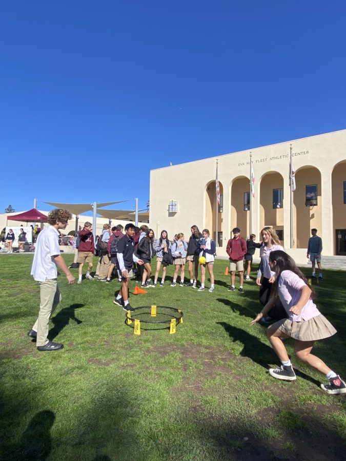 The Lucky Ducklings’ Spikeball tournament was a roaring success. Teams of two Upper School students entered in the tournament for a $10 fee to support the fundraiser, then competed until elimination.  The tournament lasted four days: from January 31 to February 3. Pictured from left to right are freshmen Clyde Kates and Brad LaDrido and sophomores Ella Willingham and Sierra Lever.