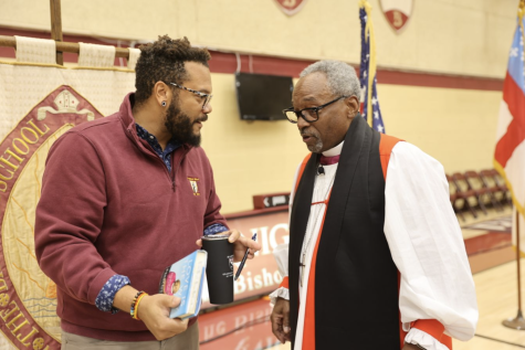 Director of Diversity, Equity,
Inclusion, and Justice Mr. David Thompson greeted Presiding
Bishop Michael Curry at the
All-School Christmas Chapel on
December 9th, 2022.