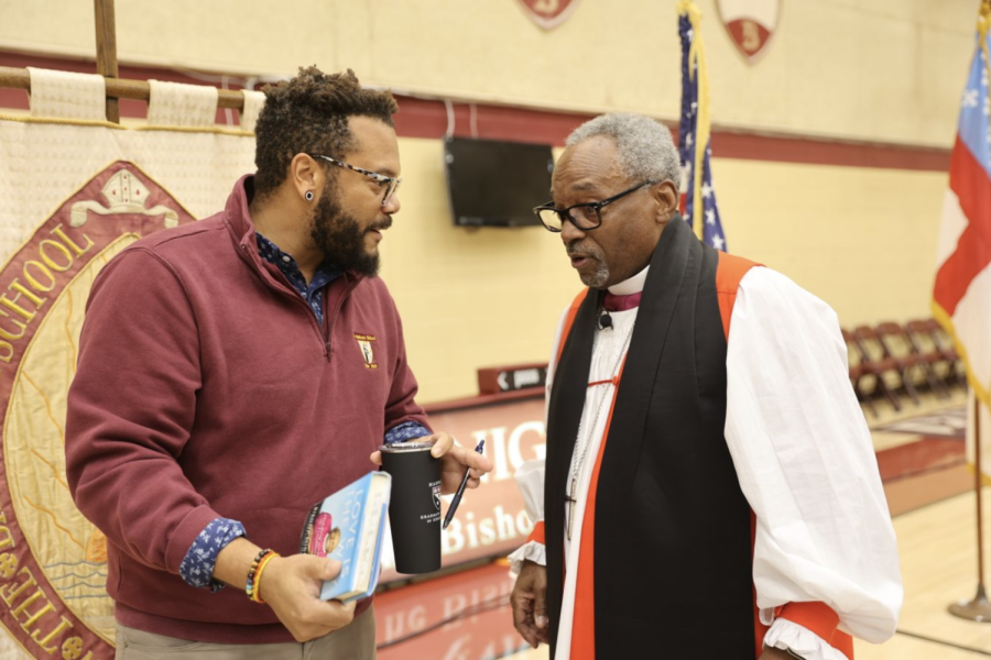 Director of Diversity, Equity,
Inclusion, and Justice Mr. David Thompson greeted Presiding
Bishop Michael Curry at the
All-School Christmas Chapel on
December 9th, 2022.