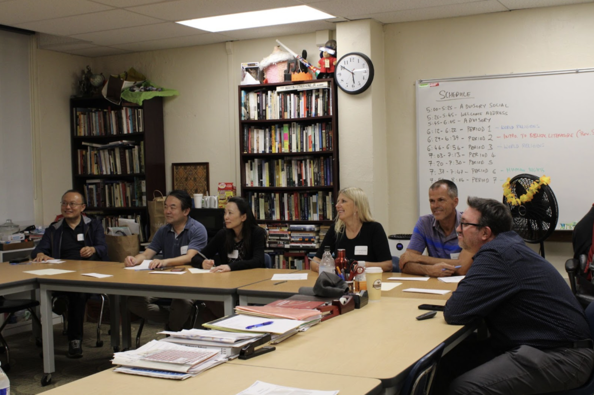 Parents started by visiting their children’s advisories. Religion and Ethics Teacher Dr. David Moseley created a warm atmosphere for the parents, similar to how their kids begin their day.