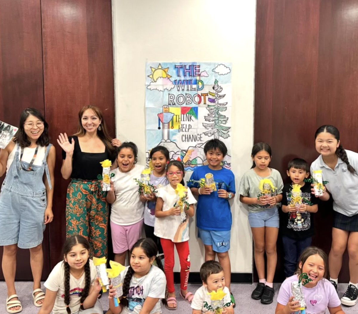 Books Without Borders, (Libros Sin Fronteras), held a family literacy clinic at the Malcolm X library, a Public library in San Diego, California. Founder Sydney Mafong (‘26) read The Wild Robot to the kids. They also watched the movie trailer and made crafts. Afterwards, Sydney gave families books to take home, and parents were taught how to best support their kids’ literacy journeys. Sydney explained, “family clinics help break the intergenerational low-literacy cycle, because very often parents themselves don’t know how to support their kids in reading.” 