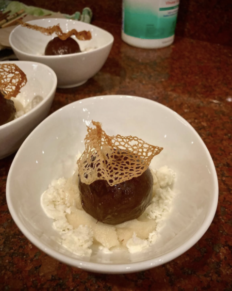 Tyler Chang (‘26) has a deep passion for baking and cooking, and frequently experiments with food. He named this dessert, made with butterscotch mousse and pear-lemon sorbet, “The Snitch.” Tyler acknowledged that while he views cooking as an enjoyable activity and a valuable life skill, not everyone can find the time to learn. “Especially for people our age, like seventeen, when we’re just so busy all the time,” he said.