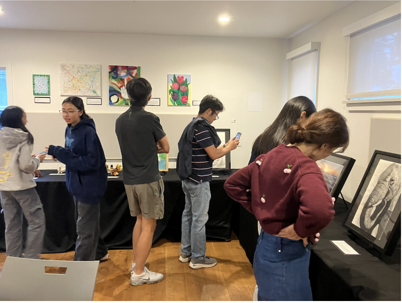 Students, families, and friends flocked to snap pictures, walk around, and appreciate each other’s work after school on November 14th, the reception preceding the two-week-long exhibit at the La Jolla Historical Society.